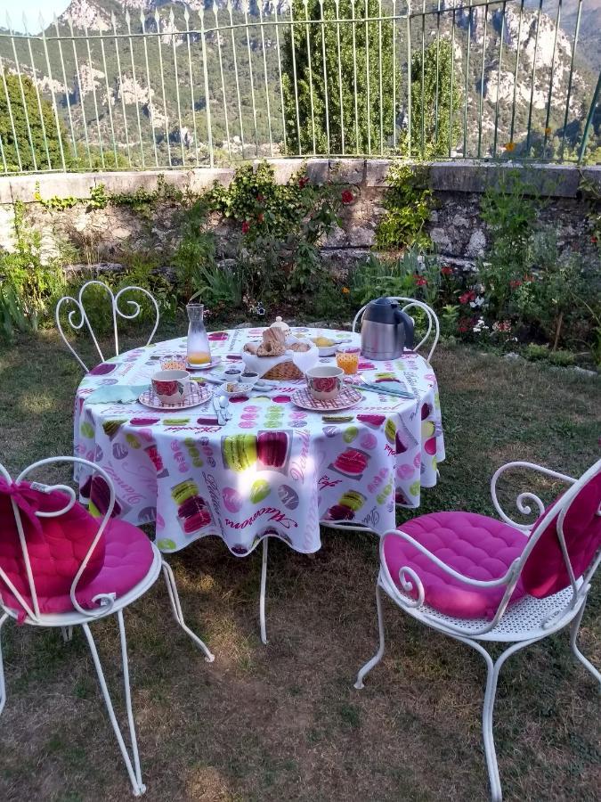 Bed and Breakfast Au Relais Fleuri Gilette Exterior foto